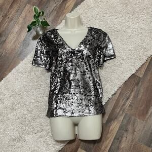 Anthropologie Vanessa Virginia Small Oversized Silver Black Sequin V-Neck Top